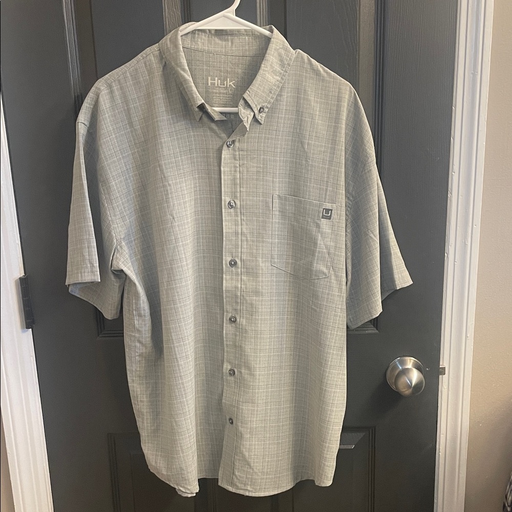 Huk Men's Casual Light Gray Button Down Shirt